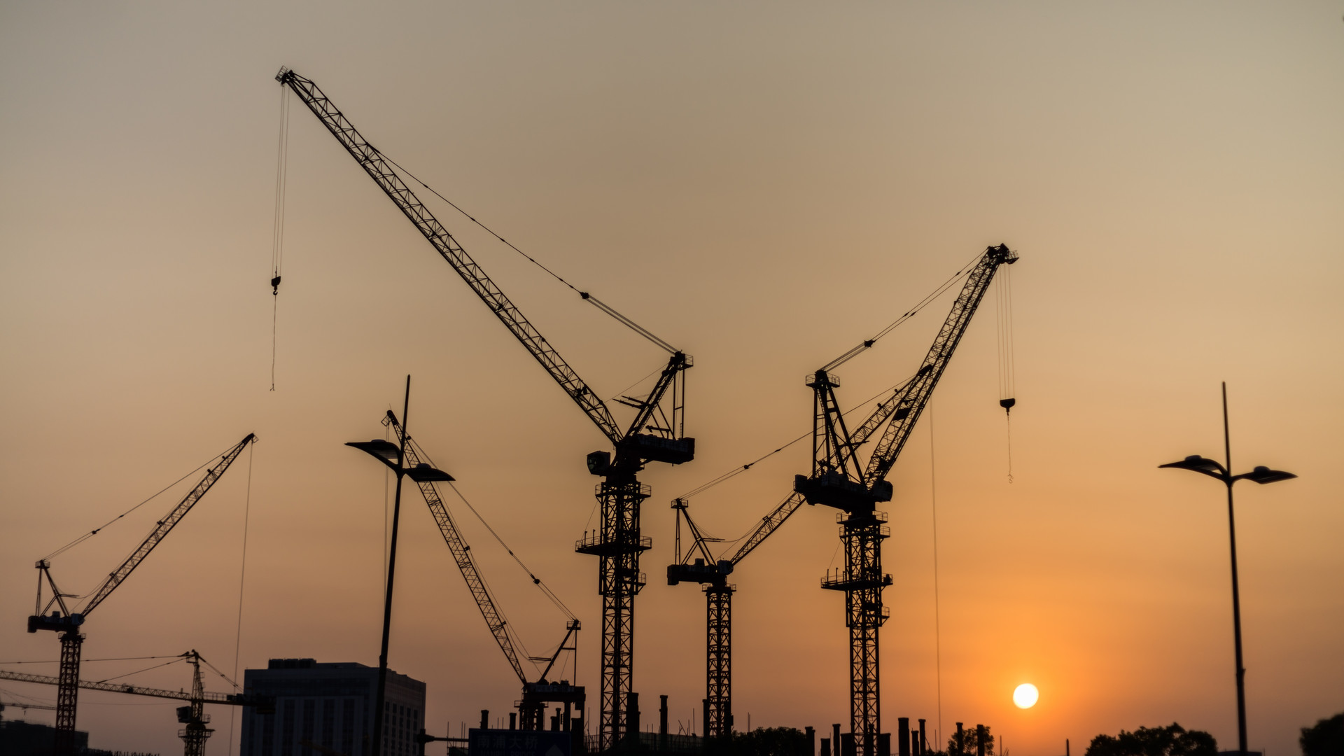 起重機(jī)械設(shè)備介紹、分類、養(yǎng)護(hù)問題匯總 起重機(jī)械設(shè)備介紹、分類、養(yǎng)護(hù)問題匯總